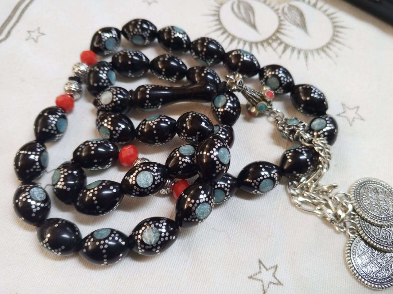 خليلي عينك عالمميز.......وجيبها ازا فيك اتجيبها.....

الوصف مسبحة يسر مصري صناعي كوك نارجين مطعمة فضة فيروز مزينة بطقم انتيمون مطلي فضة محمول يومي للشيوخ والباقي بالفيديو والصور ......  
تعليق نقطة مباركة مشاركة بيوصلك السعر والتفاصيل 
شحن لكافة المحافظات السورية واللبنانية مجاني 

#الشمالي طرطوس المدينة تاجر شنطة 
#ابوحيدر0990433674وااتس/0991980690


**إذا كنت صاحب هذا الإعلان وتريد حذفه لأي سبب، رجاءا أرسل رسالة إلى الدعم الفني**