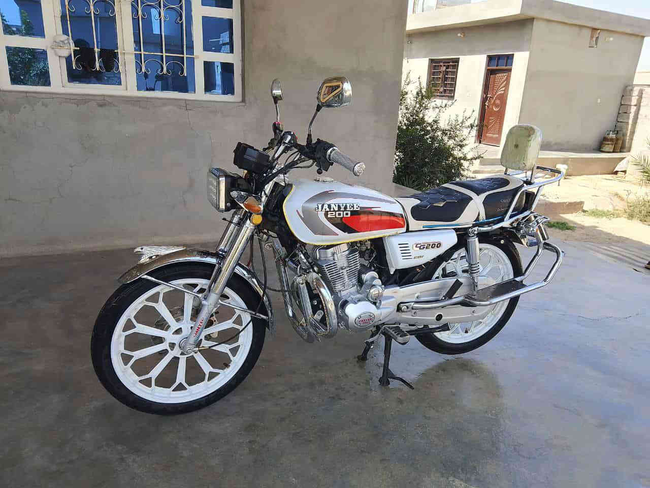 السلام عليكم 
موطور جني ابو الكلة للبيع 
موديل 2024
شرط ماممدود عليه صبانة لا مفتوح ولا مبدل بي اي شي( شركة) 
الموطور جاهز من كلشي 
سعر600 قفل🔏 
600 ال ربع مابيع مراوس ما اراوس فقط بيع
عنوان الساحل الايسر قرية السلمان 
 خاص ماكو تريد اتصل ***********
