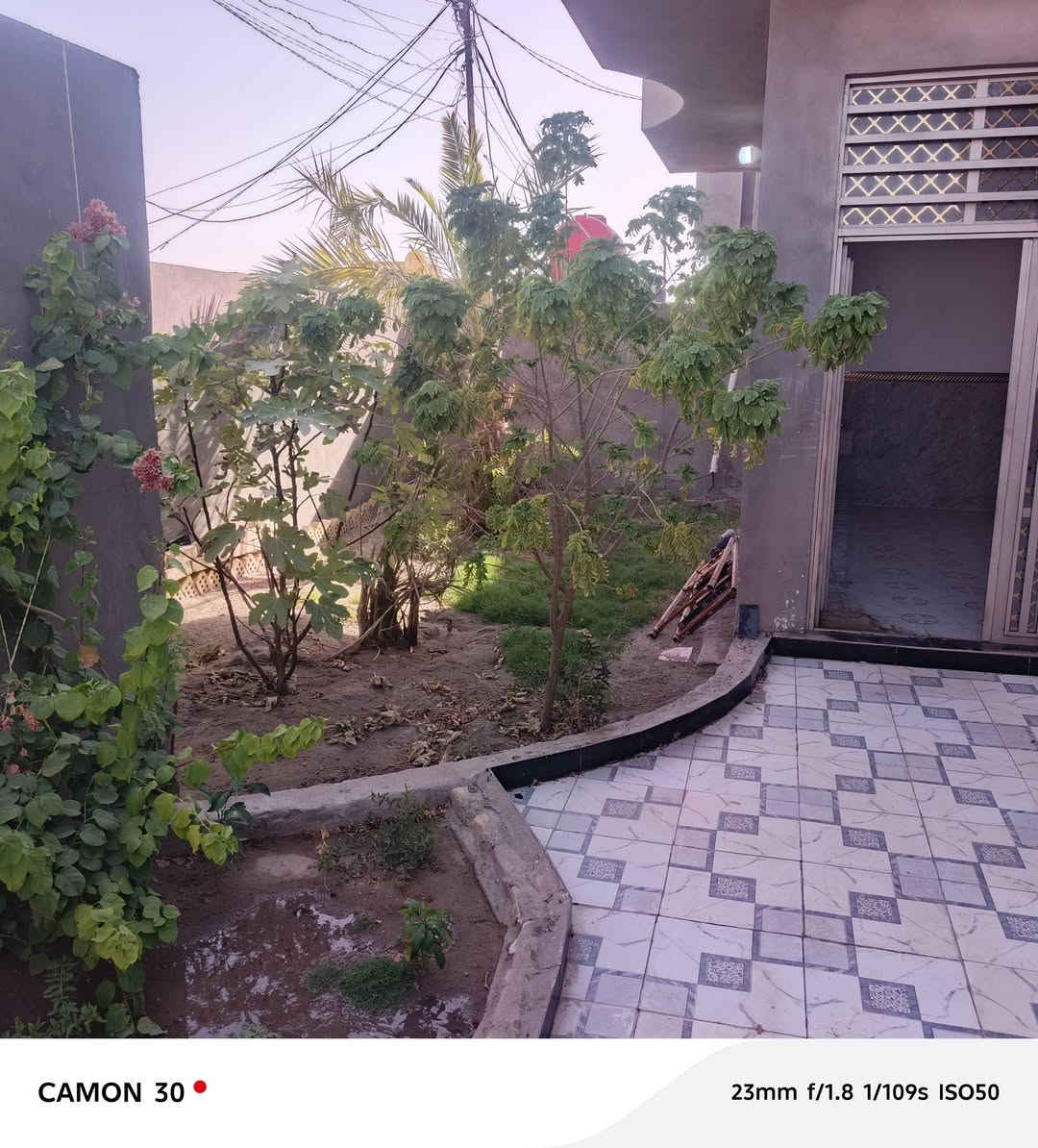 بيت للبيع🏫 مساحته /250 /متر اساس صب وسكف صب سند /25/كافه الخدماات مأء💧 وكهربأء☄️ ومدراس🏩 العنوان 📢النجف شارع المطحنه مقأبل قريه الغدير الاستفسار🛍️ على الرقم☎️ ***********📱***********🫶🏻
