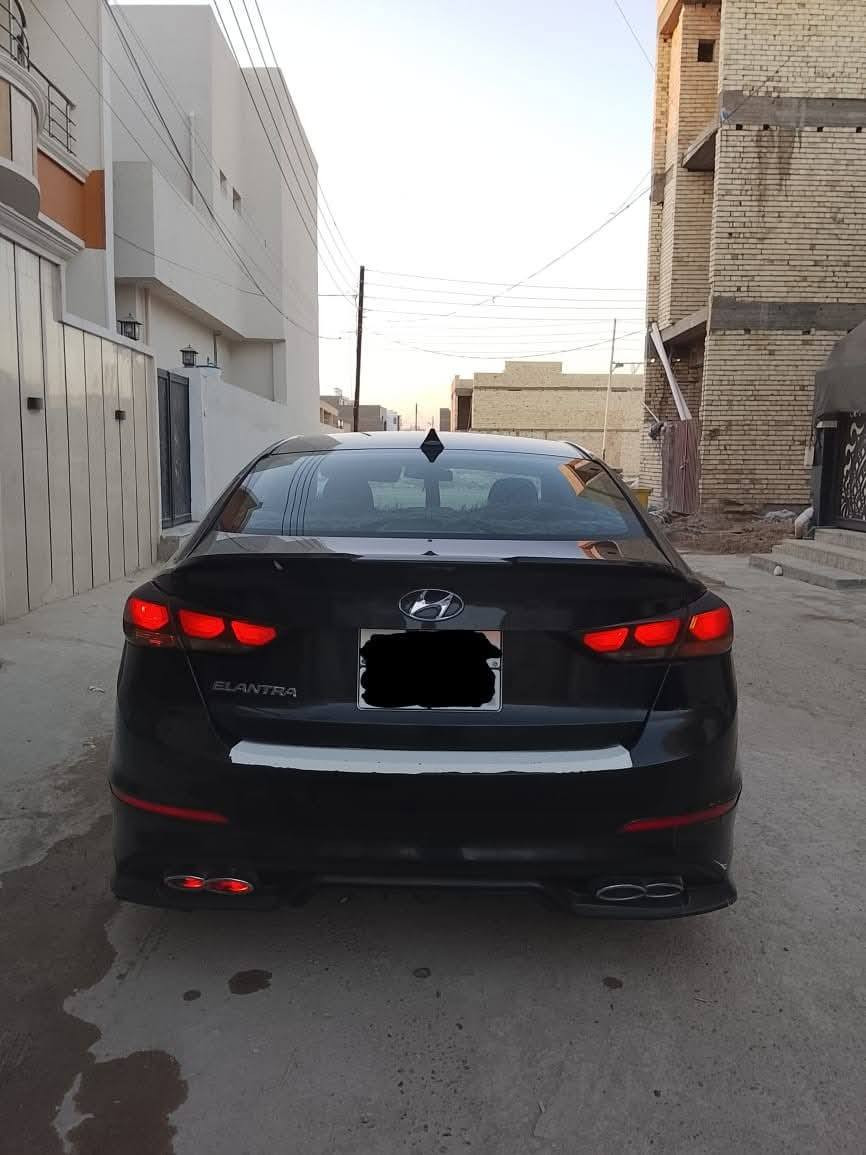 السلام عليكم
رقم اربيل تريد تحويل وكاله اني حاضر
 النترا 2018
مواصفاتها نص فول 
 ارادات جانبي 
ارادت امامي 
كامره خلفيه 
تحكم استيران
تبريدها ثلج
سياره مدوشمه عامه 
بيها 3قطع صبغ بدون دواخل 
السعر 120وبيها مجال
رقمي ***********
مكاني بغداد
