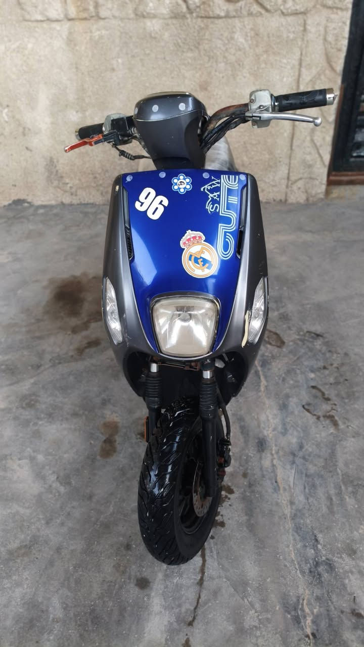 دراجه بوليس صيني مكينه بلادي ما مفتوحه كهربائيات كلها شغاله سلف هندر مكان بصره الزبير دراجه بلادي ما مزوج بوشه 49 تخوم تاير سعر 500 شهر 500 وبيها مجال
***********
