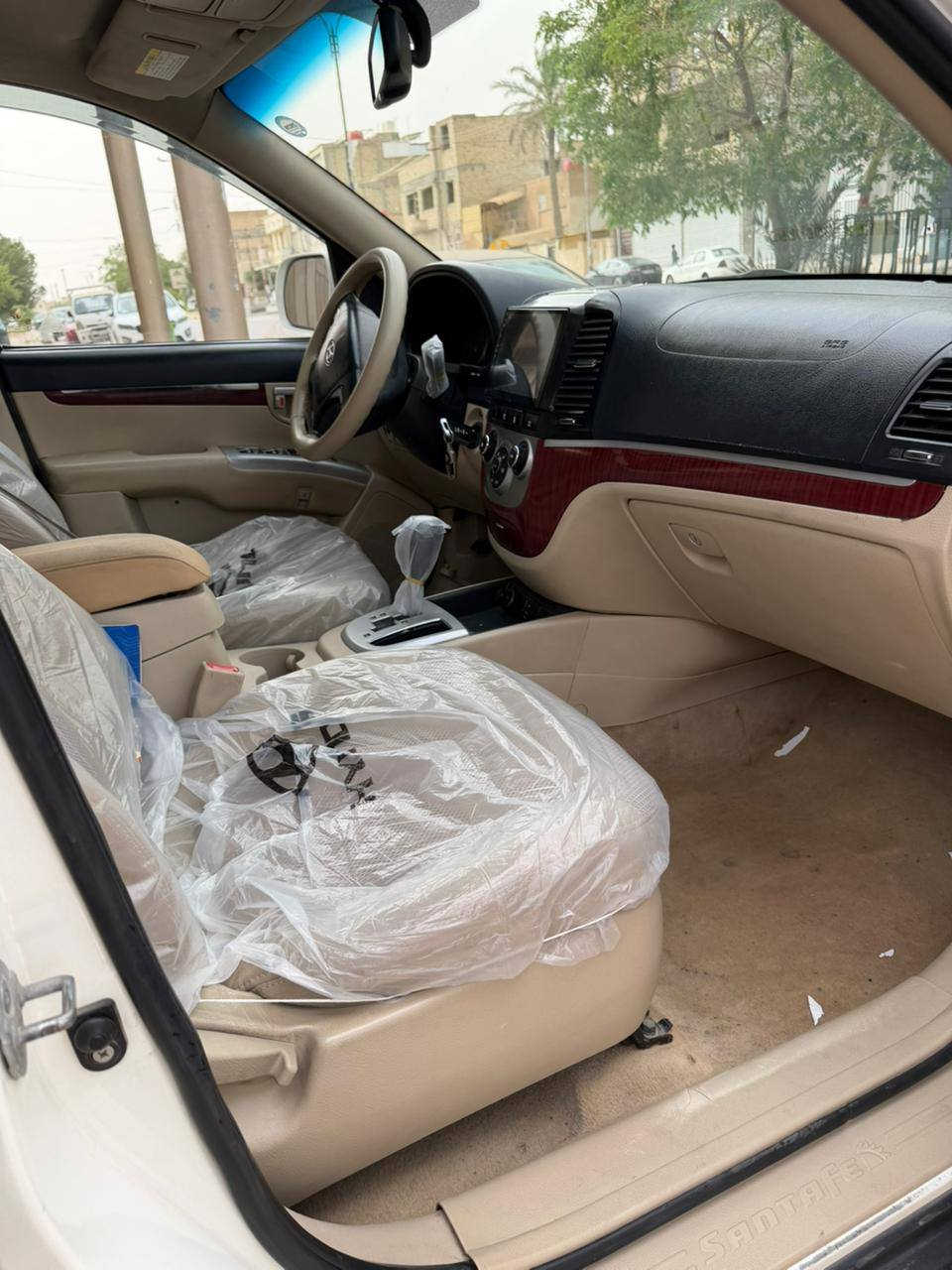 اربيل تحويل وكالة مضمونه هزه ورقام
جدد   فول مواصفات فتحه سبعه راكب سته سلندر 3 تبريد فور ويل 
كفالة من كير مكينه تبريد حداديه تخم تاير شرط الفحص بالكارتون 
السيارة بيها دور الجاملغ الخلفي صبغ وكصة البنيد اثر طخه بسيطه مكفوله من الحادث والتبديل.  مكانها كربلاء 
السعر. 118  من الاخير 
استفسار   ***********
***********

