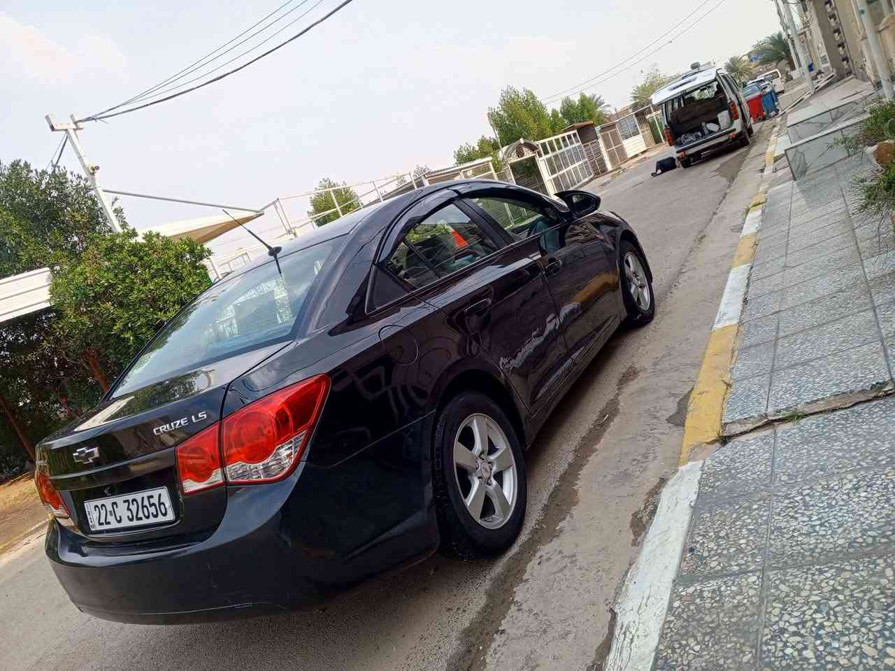 السلام عليكم شوفر ليت اكروز خليجي موديل 2012شكل ال 2017 سياره فول كير 6نمر اوتو شاشه كبيره سياره جاهزه من كلشي تبريد ثلج سياره مال جناي سنويه وهزه كله جديد اتريد  اتريد وكاله حاضر تخم تاير جديد سياره جاهزه وناعمه علا اخر حبايه رب مذب عليه السعر 69وبيه مجال حك الجيه مكان بغداد حي العامل والشراي يتصل ***********
