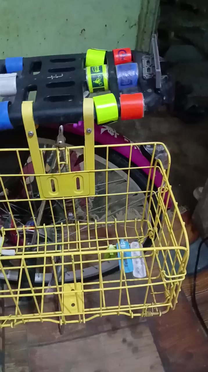 السلام عليكم بايسكل للبيع حجم 26 السعر 150 او بي مجال***********
