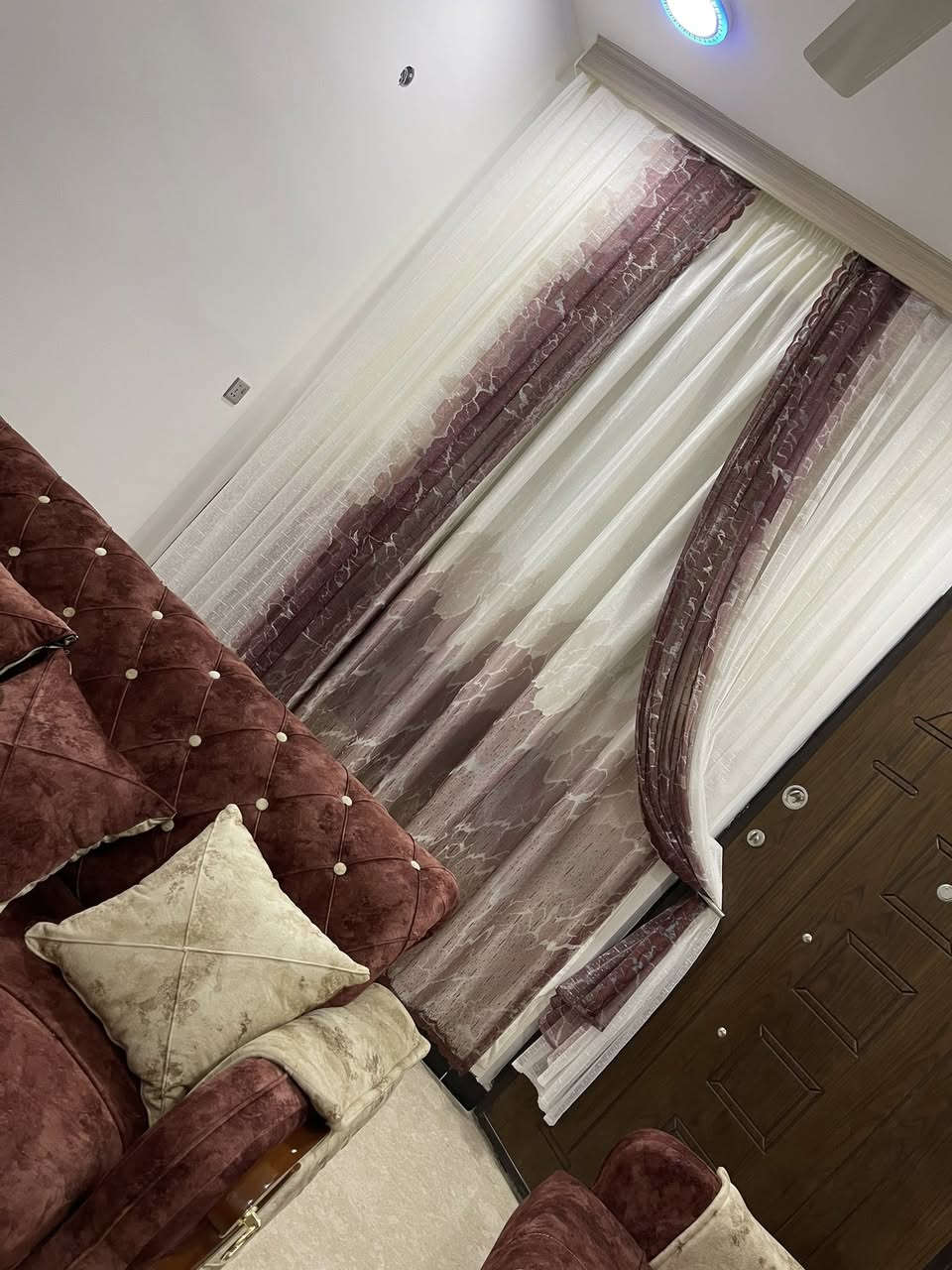 السلام عليكم
عندي غرفة خطار كامله جديد للبيع
تخم 8 مقاعد 
بردات بلون التخم والزوليه
زوليه كاشان 700 شانه 3x2
تخم طبلات


**إذا كنت صاحب هذا الإعلان وتريد حذفه لأي سبب، رجاءا أرسل رسالة إلى الدعم الفني**