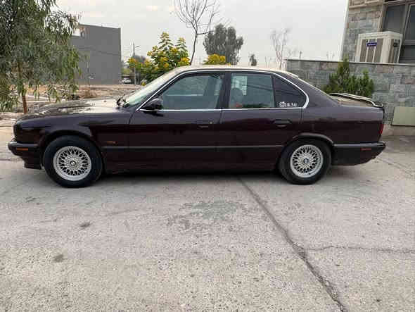 بي ام دبليو 525i 
وارد ياباني
 السياره جاهزه مجهزه 
دواخل عسلي
 كيرها جديد صارله 3 اشهر مبدلينه السياره بدون اي ضرر وصبغ جماليه السقف ما مصبوغ لون السياره كرزي
 ورقم جديد 
كابون بيها
تحويل مباشر رقمها نينوى 
مكان السياره نينوى 
موديل السياره 91 
مرتبها بدون اي اضافات يعني كله وكاله السياره محتاجه تدخل صباغ يبولشها وترجع بعد احلى
السياره كير ومكينه شرط
السعر (72$)
للتواصل هاذه رقمي
***********
بي واتساب
شراي اتصل لا تعلق ولا تراسل تل كيف
