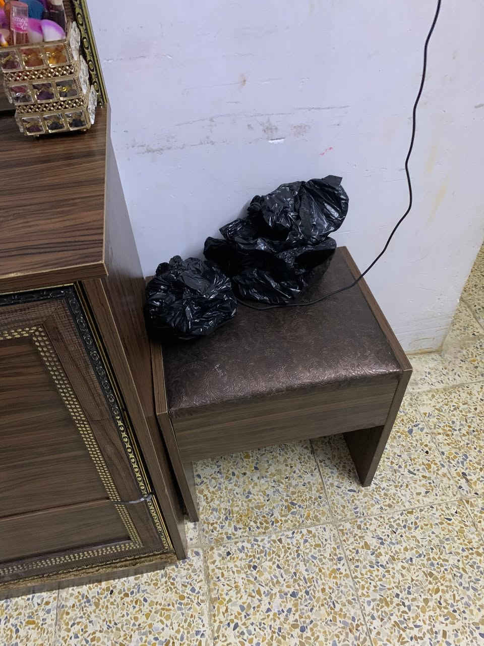 غرفه تركيه للبيع مكان موصل حي البنوك قرب القاهره السعر 350 و بيها مجال الطيبين *********** وتساب فقط
