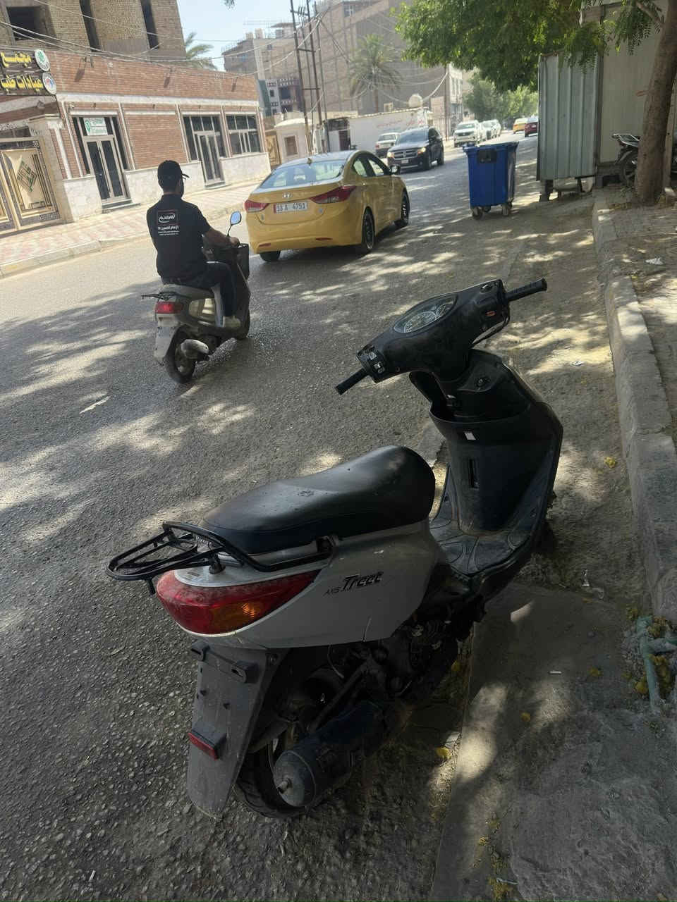 دراجه اكزز للبيع مكفوله كفاله عامه وبلاديه السعر مليون 700 وبيها مجال قليل جديده الدراجه حيل العنوان كربلاء بجمعيه ***********
