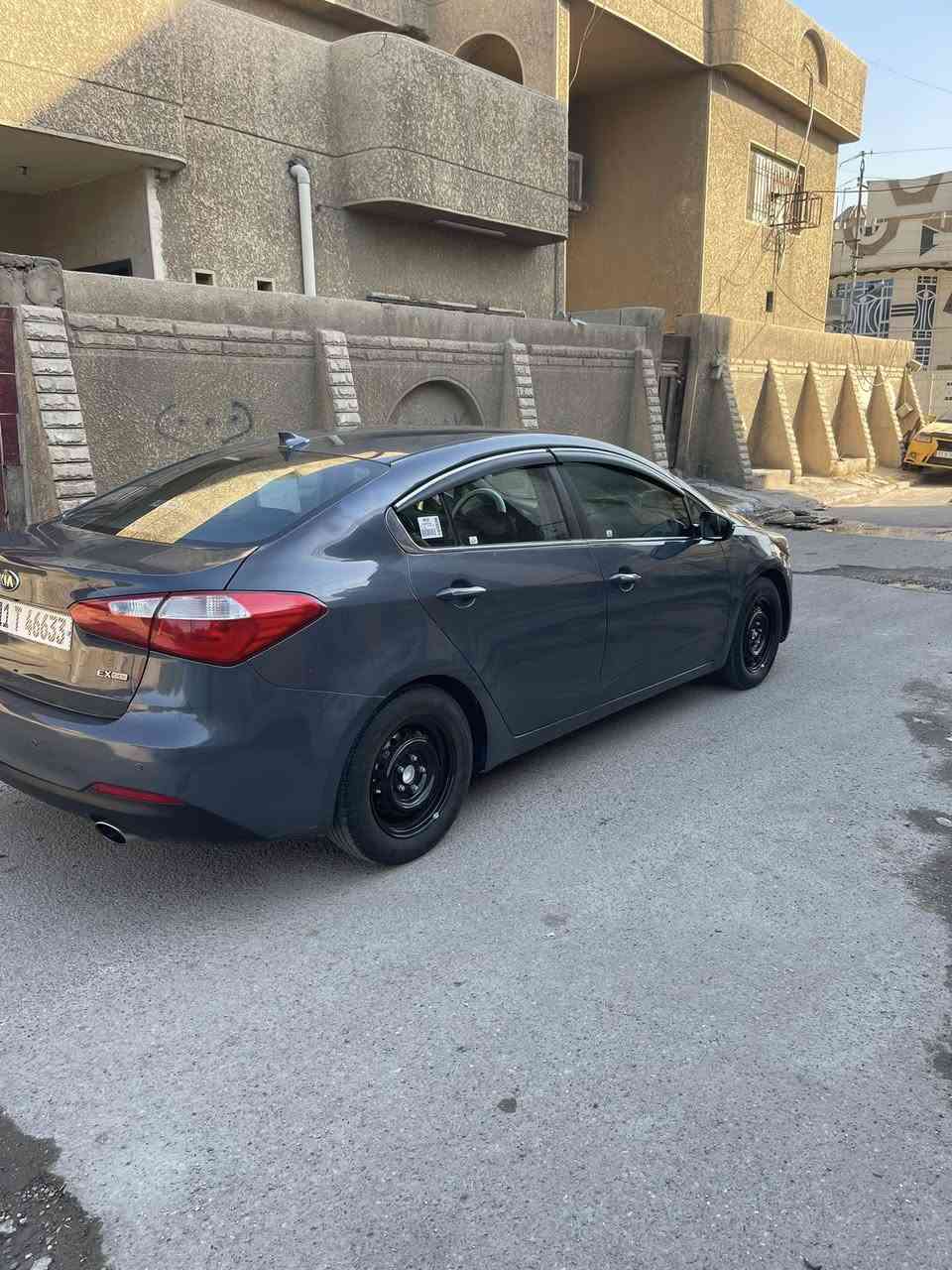 سلام عليكم للبيع فورتي 2016 وارد أمريكي بيه صبغ جامغ الخلفي باب ماشيه 84 الف مكينه 2000 سياره جاهزه بدواي اي نقص سعر 104 سياره بغداد الجديده رقمي ***********
