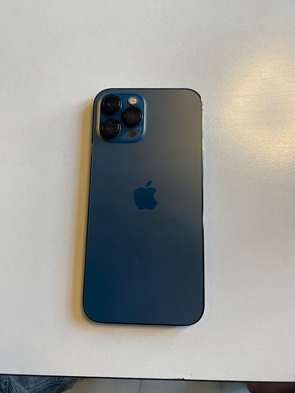 ايفون 12برو ماكس ذاكره 256بطاريه 79
ما مفتوح وياه كارتونته وشاحنه اصليه 
فقط السماعه الجوه واكفه الفوك تشتغل 
نضافه الجهاز 80 قيم الجهاز وكتب سعرك با خاص 
بغداد العبيدي ***********
