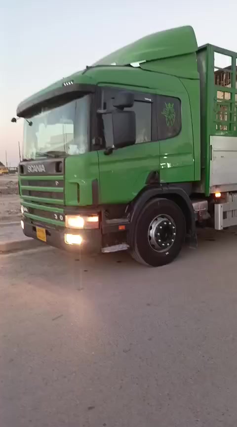 سلام عليكم سكانيا موديل 2002 سليمانية طول 7ونص گير 4/4 بم ونوزل تخم تاير تحويل ثانية يوم مكفولة السيارة خير من الله مكان ميسان استفسار *********** ..***********
