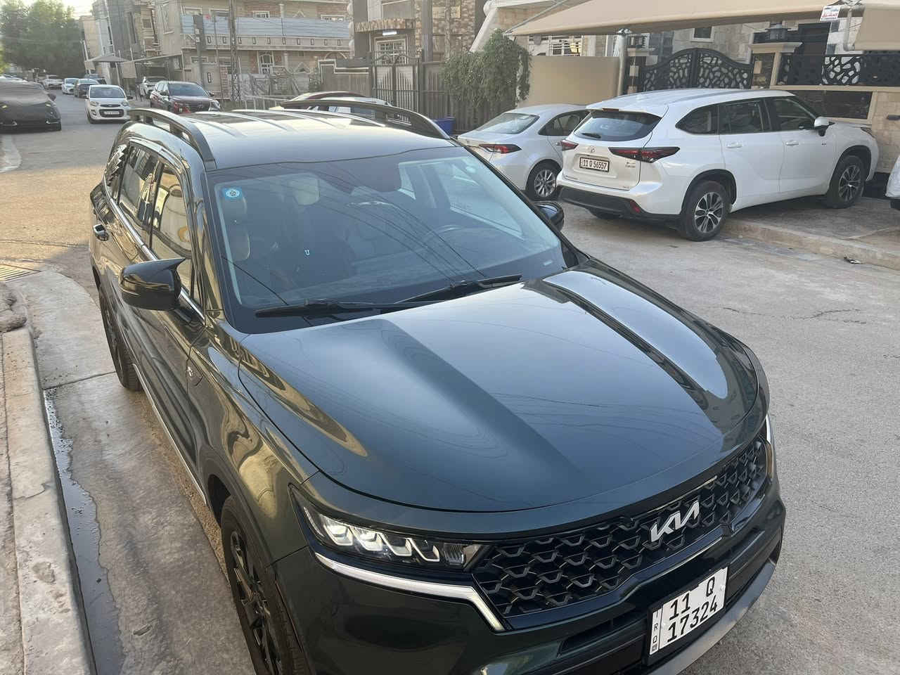 السلام عليكم 
سورنتو البيع 2023 زيتوني مميز 
رقم بغداد الجديد الدولي تحويل ثاني يوم بأسم المشتري

الحادث/ بابين +جاملغ امامي شبر من جاملغ خلفي 
ايرباك/ بردة فقط

السعر/215$وبيه مجال 

المواصفات/محرك 4 سلندر gel 2500 

1- كشنات جلد

2- شاشه كبيره

3- حساسات 

4- رادارات جانبي امامي خلفي

5-توقف ذاتي

6-تحديد مسار

7- سياقة ذاتية

8- مري شفط

9- جنطة كهرباء وشفط

10 بصمات دخول ذكي على الابواب

11- كنشات كهرباء وتدفئة

12- عداد الكتروني

13- اربع وضعيات قيادة ( ايكو- سبورت - سمارت- نورمل)

14- تحكمات بلستيرن

15- تبريد قطعتين 

16-سايد بريك بصمة

17- ابل كاربلي

18-شاحن واير ليس

19-لايت زنون 3 عدسات LED

20- ويل حجم 20

21- جام كله اوتو

22-بك لايت LED

23- كامرة خلفية

وبعد بيه هواي مواصفات كلش حلوة

العنوان/ بغداد حي الجهاد

الرقم/ ***********
