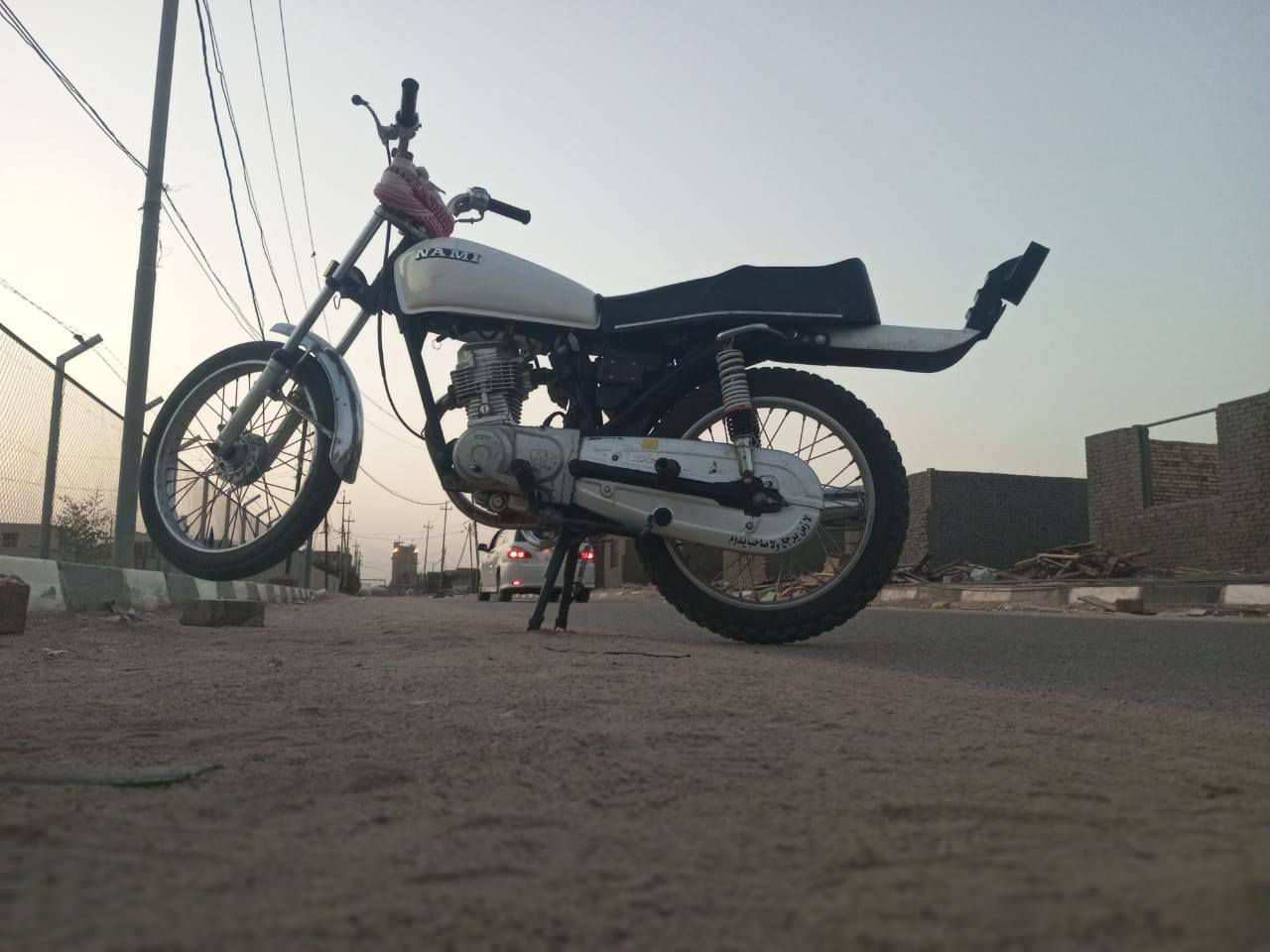 سلام عليكم دراجه للبيع مديل 22 اوراق اصولي مكينه مفتوح بيه بس بوشه للبيع او مراوس بستوته حسب قناعه ننطي فرق مكان ناصريه قرب حي الصناعي مكلف بل نشر هاده رقم راعيه ***********
