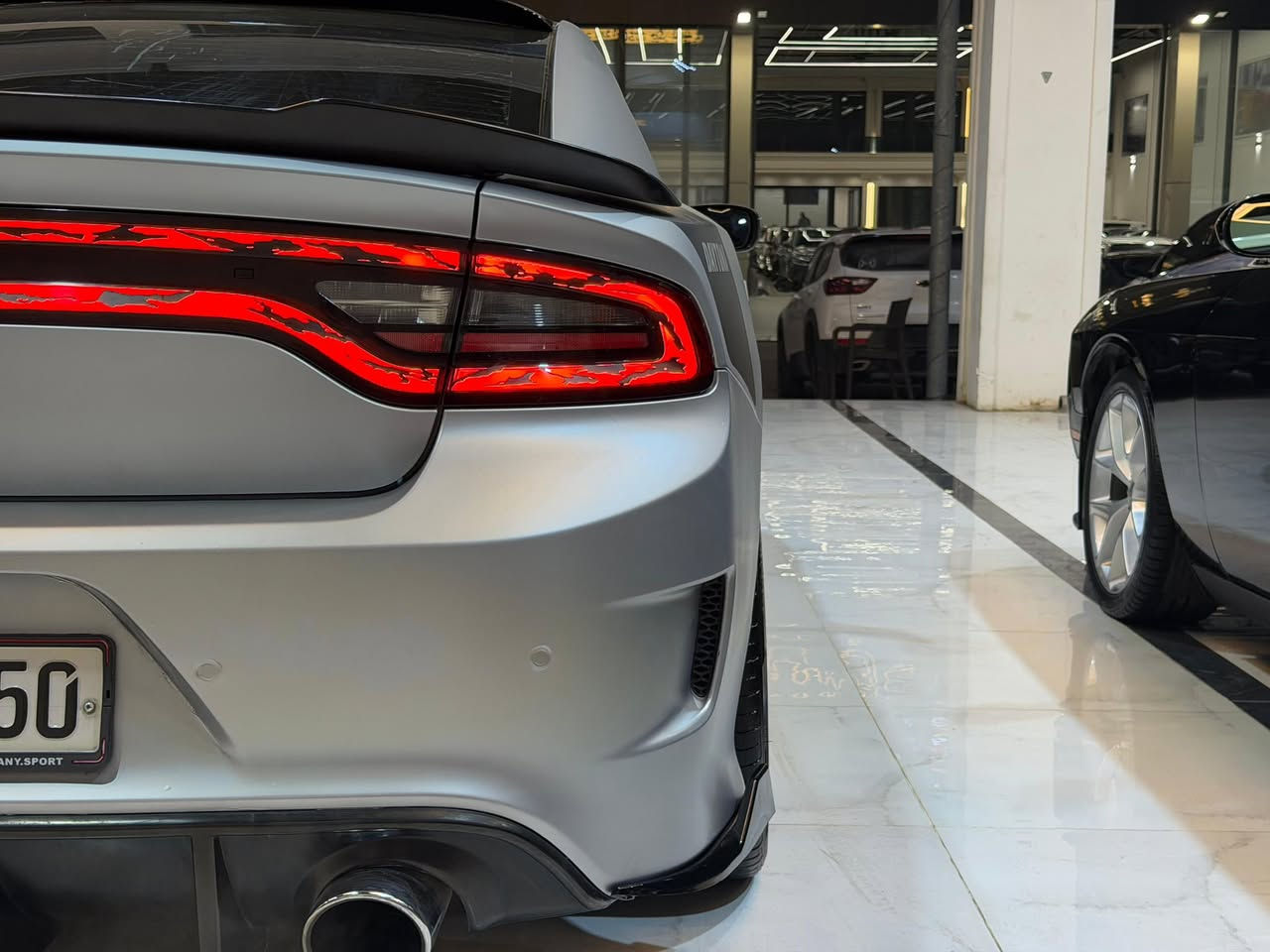 السلام عليكم اخوان جارجر للبع مراوس فقط ارقم شيمالي سيارة جاهزة جديدة موديل ٢٠٢١ سكات باك يحني محرك ٦.٤٠٠☠️ سعرها جوة سوك فقط ١٨٧💵 بيها مجال ماشي فقط ٤٣ الف ميل حقيقي سنوية لعد ٢٠٢٨
سيارة ٣ قطع سرقة ٣قطع مرشوش يحني سيارة بيها ٦ قطعة صبغ بدون دواخل بدون ايرباك سيارة مغلف ppfمات يحني جاهزة كير محرك اكسل صدر امامي 
خلفي كفالة عامة صور حادث بل منشور سيارة موجودة ب اربيل تعويل وكالة نفس اليوم *********** واتس اب
