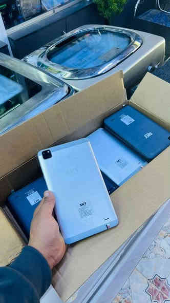 بعيداً عن الانتخابات وصلتني وجبة  ايبادات سكاي 
ذاكرة 32 فول بالسلاسة و السعر 50 الف العدد قليل 
متواجدين للساعه 10 ليلاً معرض ضياء شارع الخليج مقابل مرطبات زهرة الخليج 
***********
