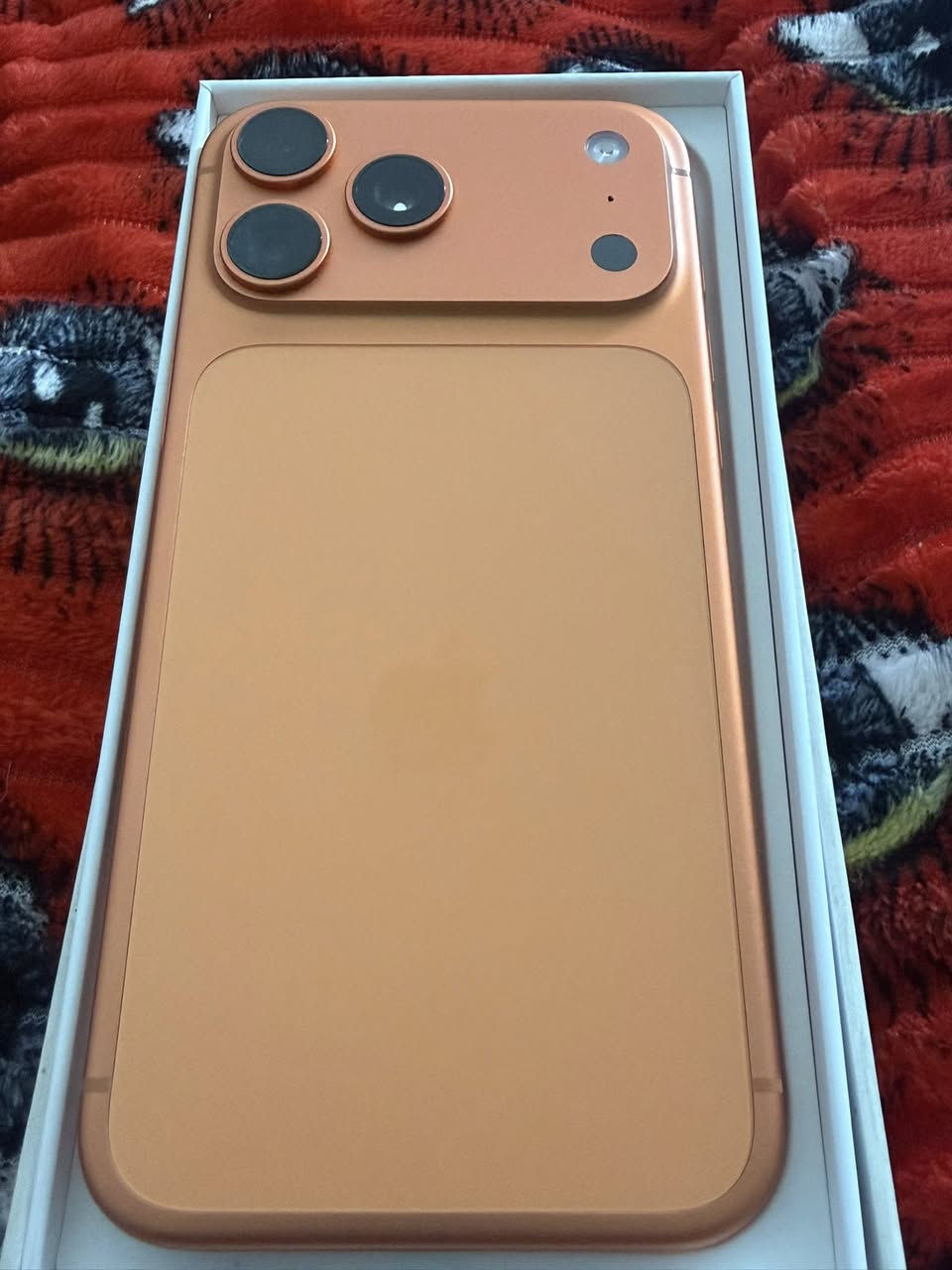 السلام عليكم فقط بيع
iphone 17pro max 
نسخه الشرق الأوسط مستخدم ٣ اشهر 
مكفول من كلشي بطاريه 100 +عدد دورات الشحن 53
عنواني بغداد الجديده شارع المسبح 

***********
