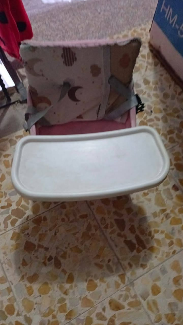 اللبيع المزيد من المعلومات تصال على رقم التالي ‭0776 519 2334‬
البردات ٣كل وحده مترتين ونص عرض والطول ٣امتار ونص
الكرسي اطفال 
وحجله طفال
