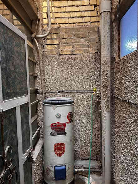 نصف قطعة خلفية 75 متر للبيع
الموقع :شعلة-ام نجم قرب مركز صحي الوفاء -موقع الفرع 
قريب ع شارع 20
(استقبال،مطبخ،3غرف نوم،2صحيات)
السعر :95 مليون  
للاستفسار الاتصال على الرقم :***********
