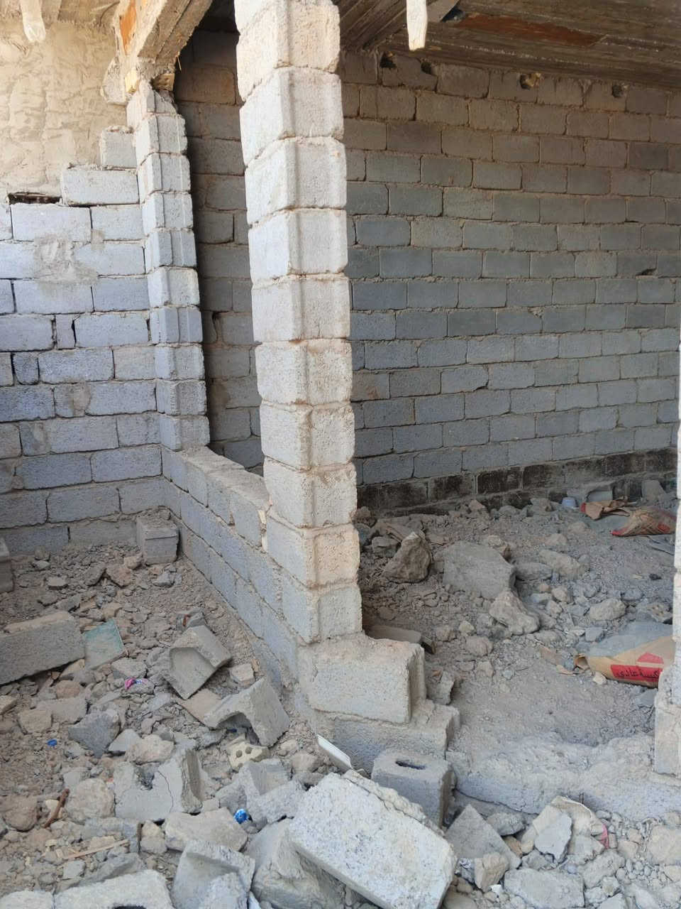 السلام عليكم هيكل للبيع 100متر الدوره هور رجب مقابل افران الزيتون السعر 40 مليون للاستفسار الاتصال على رقم أو مراجعة ععقارت النهرين ***********
