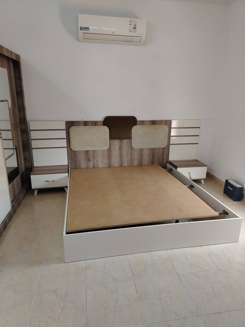 غرف نوم ٧ قطعه نضيفه فول بدون اي عيب شراي يجي خاص *********** واتساب
