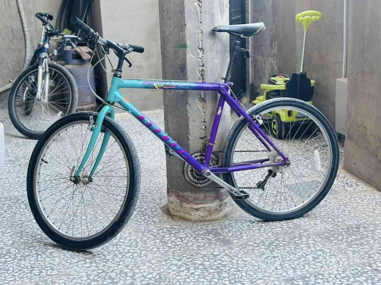 بايسكل كنت حصان قطعه نادره  وزن خفيف معدن المنيوم كل غراضه اصليه تخم شيمانو بالكامل وكلشي شغال لون مميز وياله كمبنيون لشه عاليه قياس اكس لارج 
رايده ب130 بي مجال بسيط 
مكاني الامين


**إذا كنت صاحب هذا الإعلان وتريد حذفه لأي سبب، رجاءا أرسل رسالة إلى الدعم الفني**