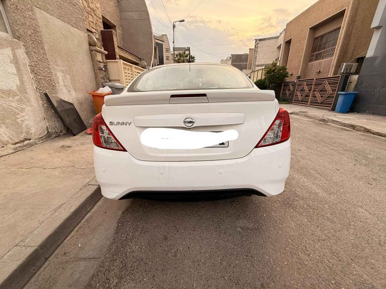 السلام عليكم نيسان سني هندي موديل 24 
ماشية 60الف
رقم اربيل
الجاملغ الامامي مال سايق مبدل 
الجاملغ الخلفي مصلح بارد من جه الراكب
للاستفسار ***********
