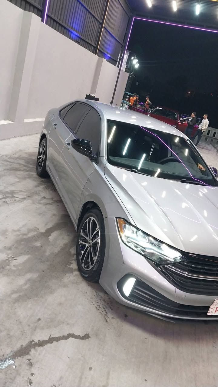 للبيع فقط
VW JETTA SE 2024 
فولكسواكن جيتا 2024 

⚙️ محرك 4 سلندر 1.5L توربو

الحالة -الضرر _ ( بابين صبغ فقط بدون دواخل )

◽نظام دخول ذكي 
◽كشنات تدفئة
◽نظام تحذير مغادرة المسار 
◽نظام محافظة ع المسار 
◽نظام نقطة عمياء 
◽نظام تنبيه حركة المرور الخلفية 
◽فرملة طوارئ تلقائية 

ماشية 11 الف mi فقط ✅
رقم كاتي تترقم شمالي 

مكان السيارة العنوان موصل
للإستفسار 
*********** إتصال أو وتساب 

يتوفر لدينا كافة السيارات بنظام القسط بدون كفيل
