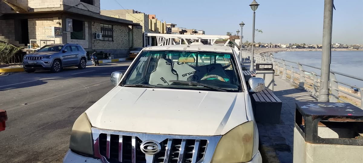 السلام عليكم سياره بيكب حمل نوع كنو موديل 2006هزه جديده هيئه غرامات امصفره تخم تاير نوع OKOHAMA جديد كهربائيات كله شغاله السعر 43 سنويه بأسمي تنتهي 2029 
رقم ***********

