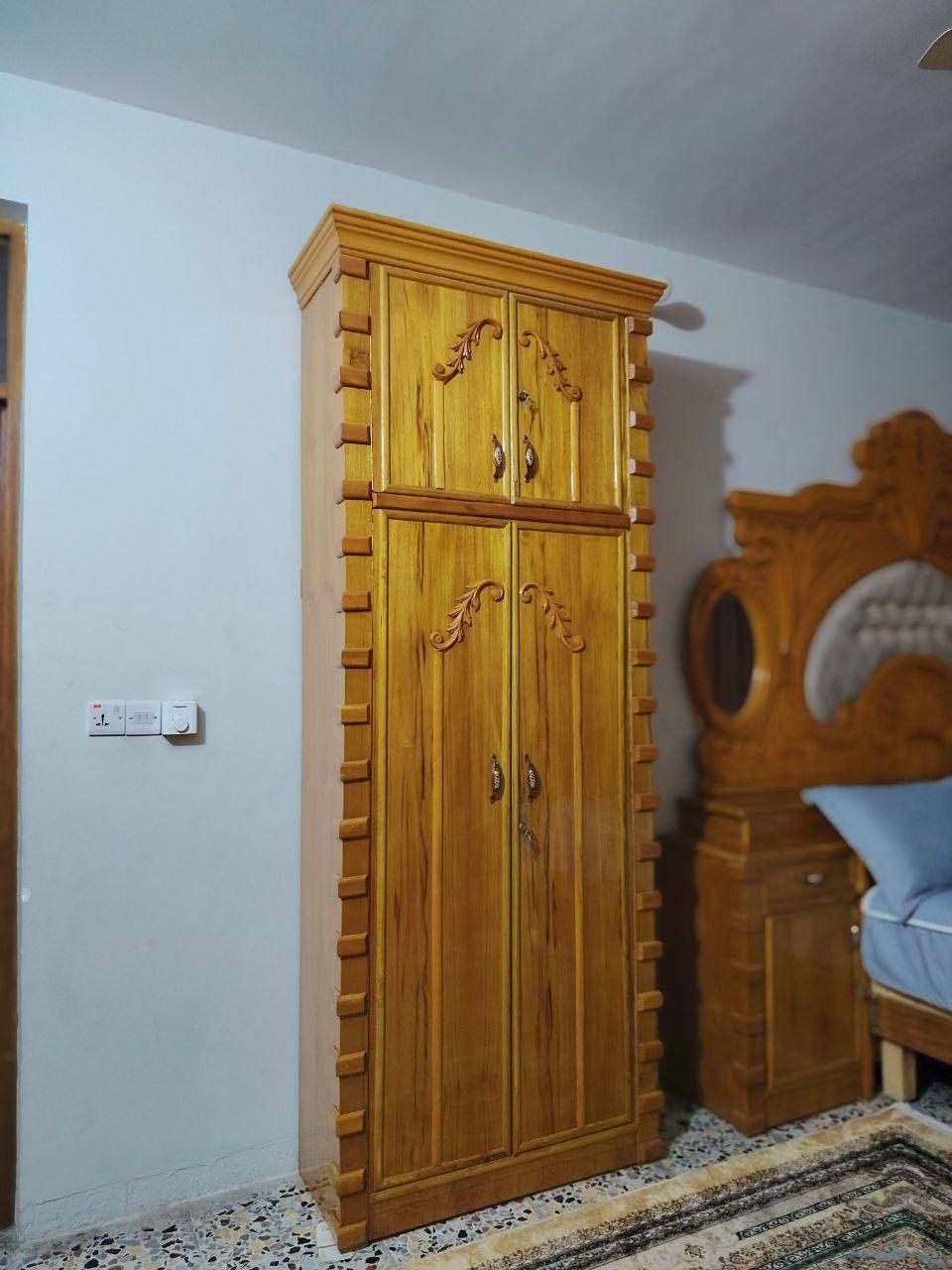 السلام عليكم غرفه اخت الجديده ست بوب وملحق 5 قطع ستندر موديل عروسه البحر صاج وجه 6ملم والداخل 4ملم  تطعيم داير حبل زان للاستفسار ***********
