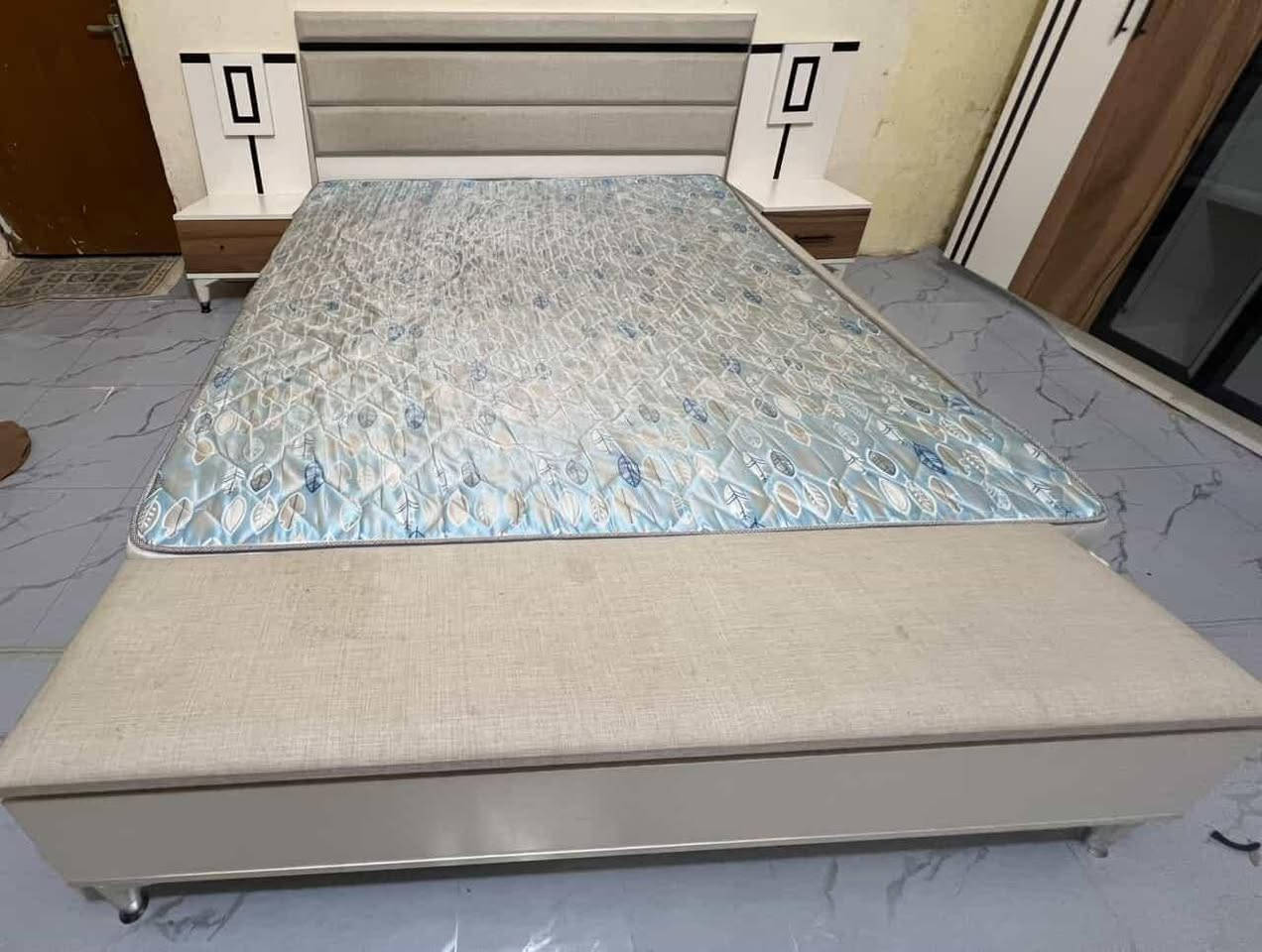 السلام عليكم غرفه تركي للبيع 6قطع عرفه نضيفه صارله 5اشهر من ماخذه ومعتاز للبيع السعر 425 غرفه جديده الله شاهد مكاني حله بابل مركز باب المشهد الرقم ***********
وتساب موجود
