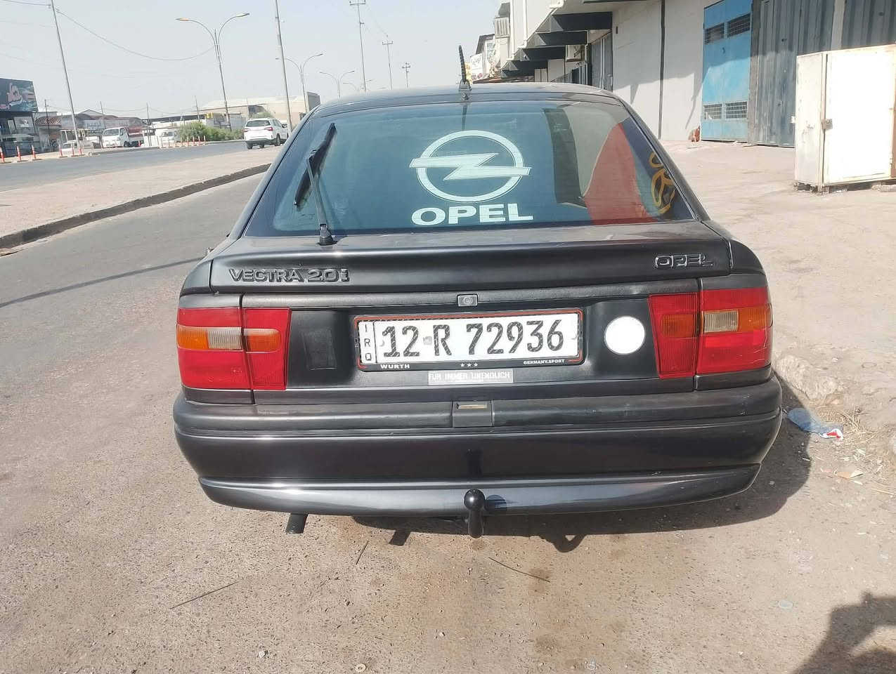 السلام عليكم اوبل فكترا موديل 95 جوم كهرب تبريد بس ماشغال اي بي اس ستيرن لعاب ايربك كشنات سقف ارضيه كلو جديد وايرمنيه كلها شغاله باتري جديد سياره جديده مال جناي بدون حادث دواير ودوسات بلادي فقط صبغ جاليه مال تقحيل مكينه 20 شرط مكينه والكير جدد ارفلو مال كصه سياره دمعه ماتصرف عليها كلشي السعر 45 وبيها مجال رقم (***********), ************ مكان السياره موصل الايسر
