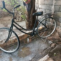 بايسكل قديم • بحالة جيدة • حاملة خلفية