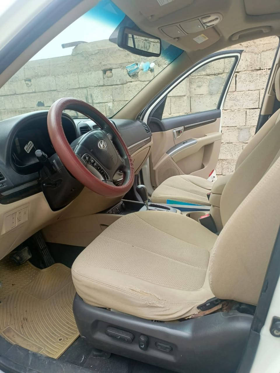 السلام عليكم سنتافي موديل 11 سياره جديد 6 سلندر 7 راكب فول مواصفات ماعده سويج رقم بغداد سياره ماشي 140 سعر 158 بيهامجال لعنوان بغداد التاجي.     *********** ,***********
