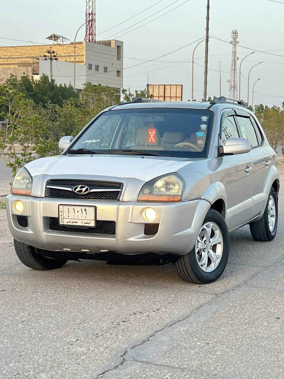 هونداي توسان موديل 2010 خليجي
مكفوله كفاله عامه ضربه وصبغ وتبديل 
رقم بصره مميز مشروع وطني
فول مواصفات فتحه شاشه كامره خلفيه 
داخل بيجي 
محرك 2.400 
ماشيه //145// 
السياره جديده وجاهزه من كلشي 
السعر //118 //والشراي يتصل 
***********
مكاني البصره
