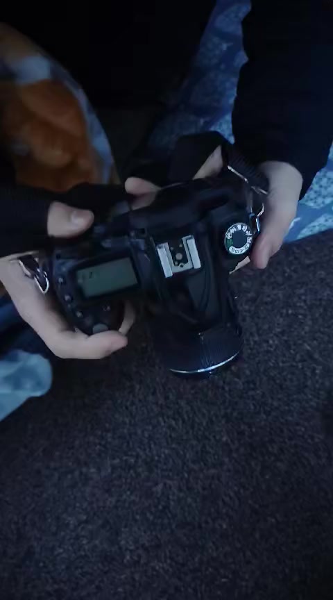 سلام عليكم
كامره نيكون 90d للبيع استخدام شخصي
بيها خلل بسيط كلش بالعدسه ماتفتر كامل وشغاله كما موضح بالفيديو.. 
ملحقاتها
بدي
عدستها الاصليه 18 55
جنطه
شاحنة
بطاريه
حزام كتف
رام 16 كيكه
السعر 120 الف قفل
ومتوفر شركات توصيل


**إذا كنت صاحب هذا الإعلان وتريد حذفه لأي سبب، رجاءا أرسل رسالة إلى الدعم الفني**