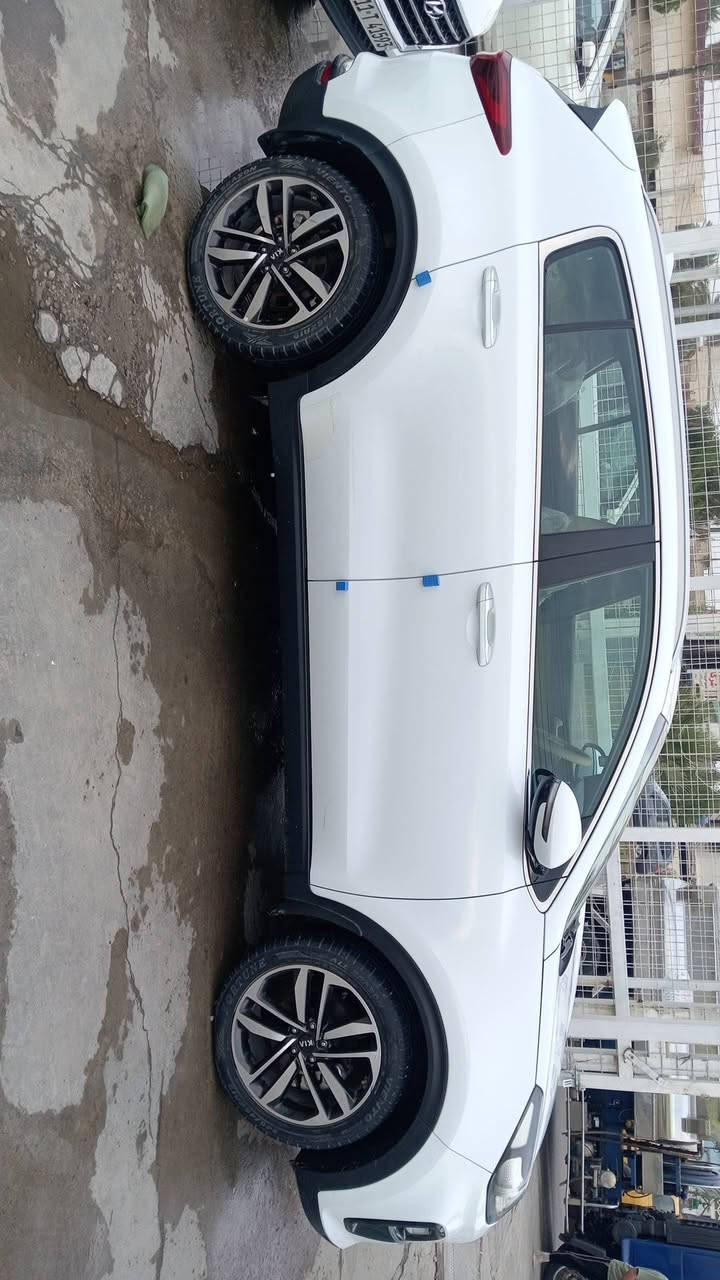 سلام عليكم  كيا سبورتج موديل 2020 بسمي رقم نكليزي بغداد  وهزه جديده
مواصفات 
شاشه اصليه 
داخل عسلي 
اريل ماوس 
مري شفط 
حساس امامي وخلفي كامره دواره تحكمات فول ما بيهه اي نقص بيهه بارد بس الباب الوره الصدر//// استفسار *********** سيد حميد  
سعر 198 وبيهه مجال بسيط
