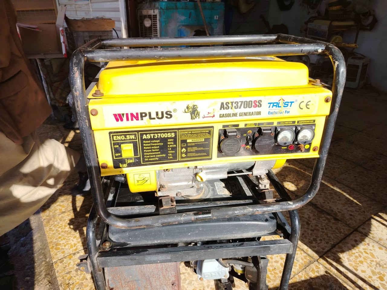 سلام عليكم مولد استره ابو الفيل ٣٧٠٠ الاصلي مولد اخو الجديد مامفتوح ولا مصلح وكله عل بلاده اي عطل مابيه شغال وعلفحص ملف نحاس شراي *********** #للجميع
