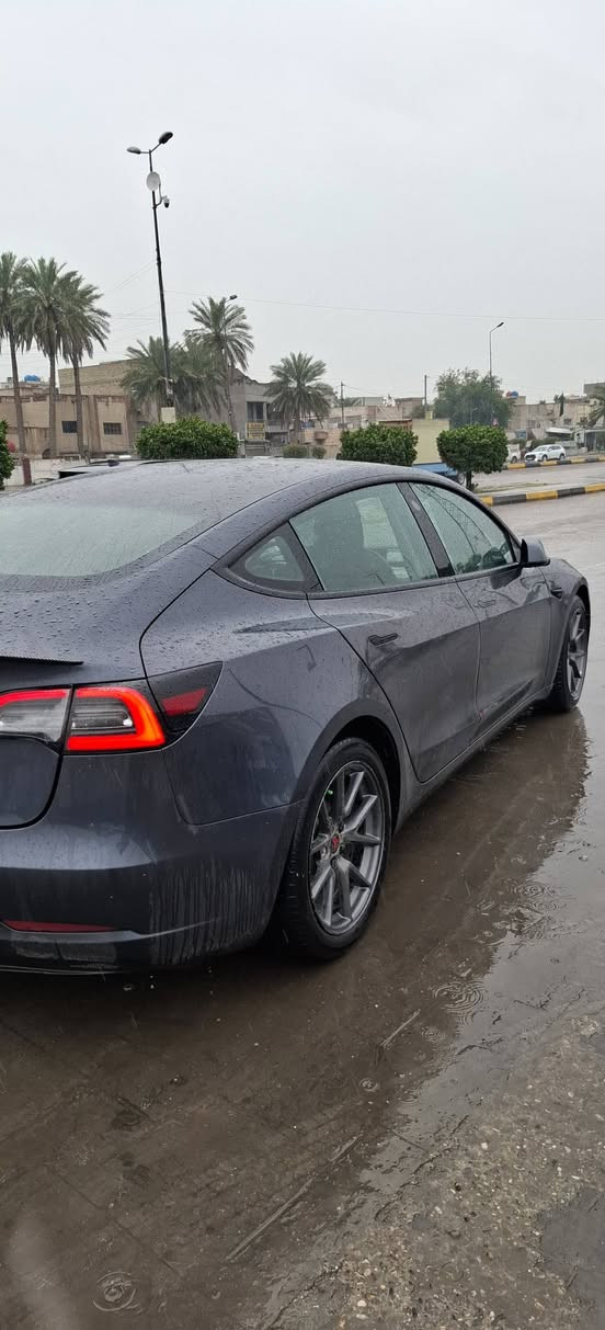 تسلا مودل 3  تك اون لاين موديل ٢٣ ماشية٧١ الحادث مرفق مع الصور السعر ١٥٣ مكان بغداد
***********
