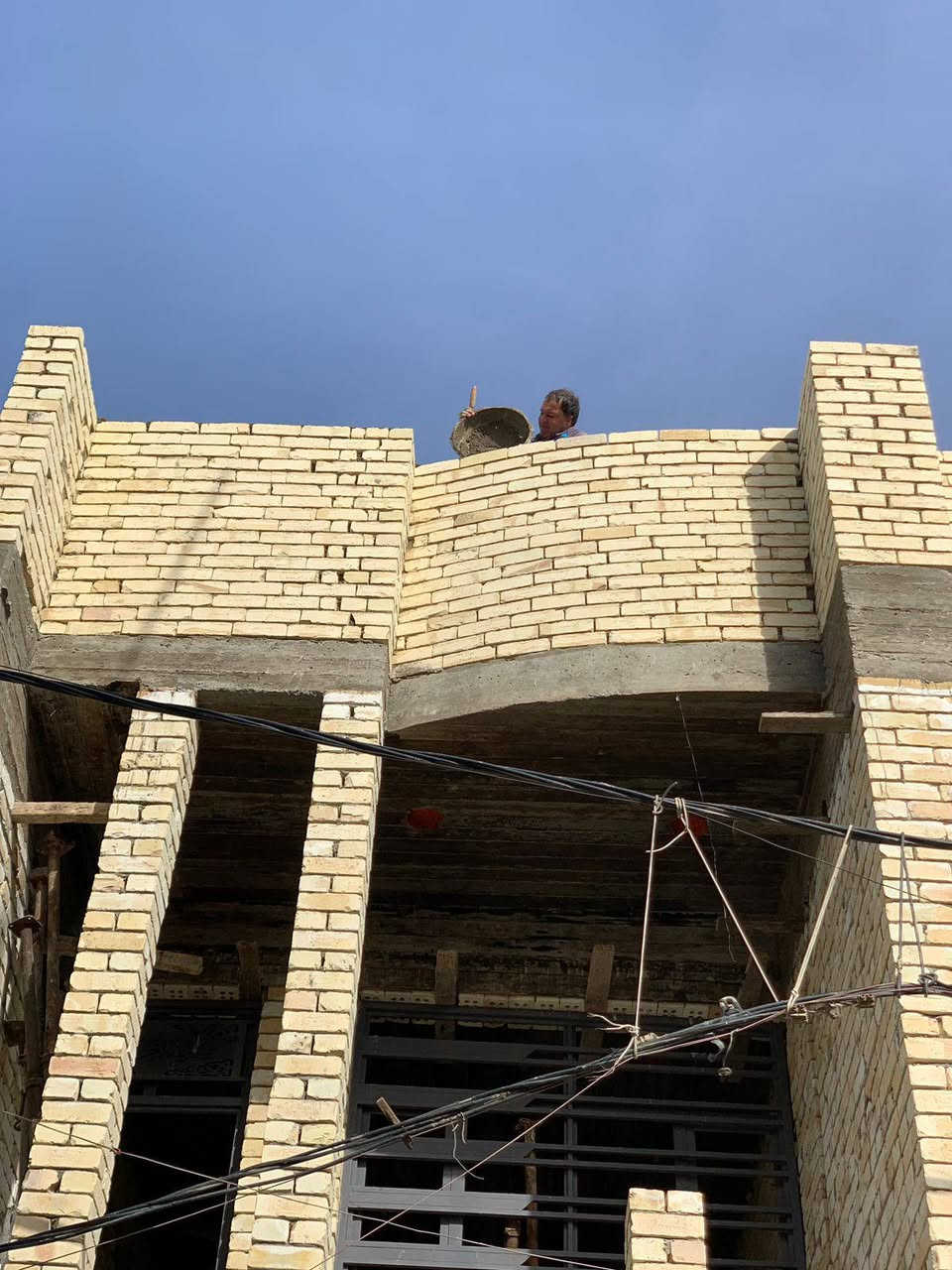 السلام عليكم وياكم اخوك المقاول ابو حسن لبيوت المقاولات والكرستا وعمل عنواننا بغداد اي استفسار من اول خادم لك الطيب عنواننا مدينه الصدر ***********
