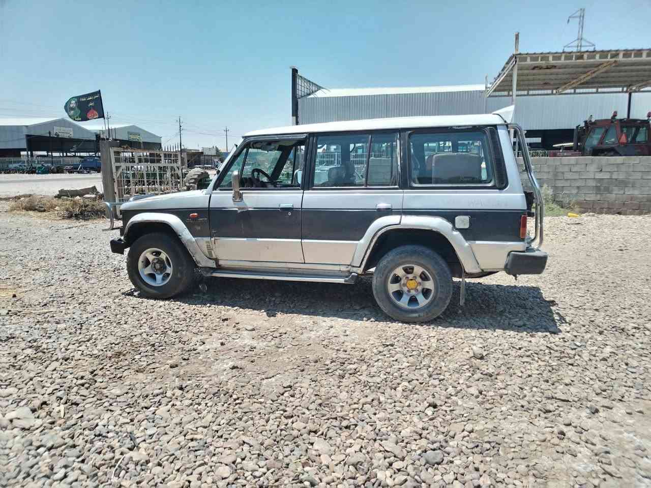 سلام عليكم كالوبر موديل ٩٣سنويه جديده مشروع وطني محرك ففتي ٢٥٠٠ سياره جاهزه كير ومحرك مكفولات تخم تاير كهربائيات كل شغاله سياره بلاديه محرك بيي صوت قليل كلش لاتنقيص وتبخير بيع سريع سياره جاهزه للخير العنوان واسط الزبيديه الاستفسار على***********
