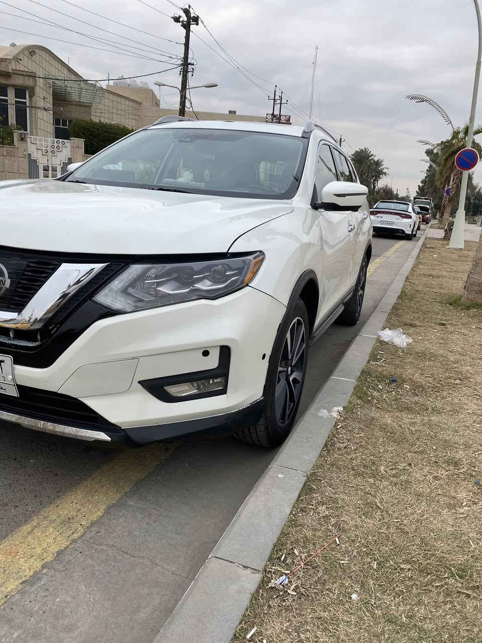 السلام عليكم
نسيان روج موديل ٢٠٢٠ لون ابيض صدفي
وارد امريكي فول مواصفات
رقم بغداد باسمي 
بانوراما
كراسي جلد 
كراسي كهرباء 
تدفئه كراسي
تبريد قطعتين
رادار امامي خلفي
حساسات خلفيه
جنطه كهرباء مع حساس قدم
سياقه ذاتيه
توقف ذاتي
شاشه كار بلي 
محرك. ٢٥٠٠
حادثها دعاميه مبدله مع تعديل بارد جاملغ مع صبغ مقدمة البنيد
مكانها بغداد
السعر ١٥٠ وبيها مجال
***********
