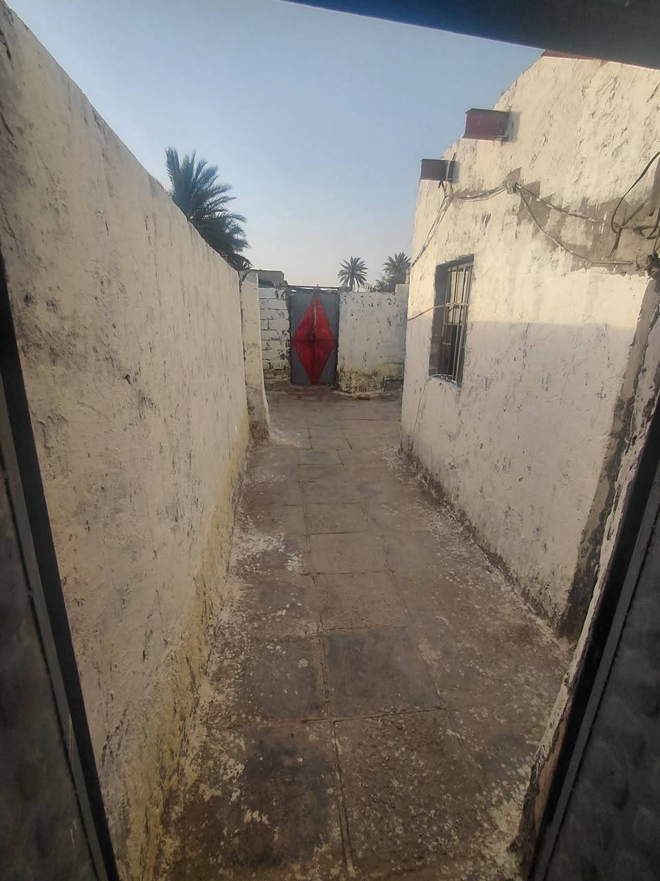 بيت تجاوز بل سياسين ٦ مليون ***********

