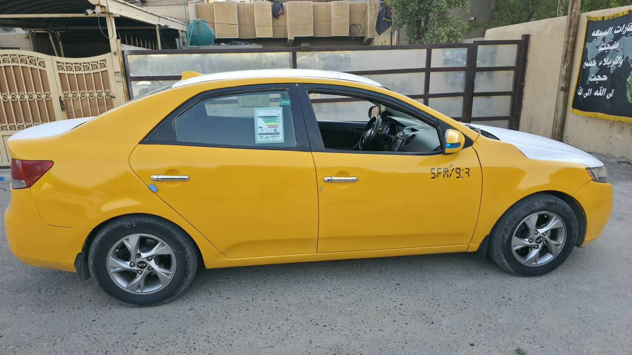 السلام عليكم كية فورتي 2012 امريكي مكينة الفين بيهة منضومة غاز بس بيهة نواقص بيهة طخة بالجاملغ الخلفي وبالعراق بالجاملغ الامامي السيارة حلوة مال خبزة 73 وبيهة مجال بصيط ***********
