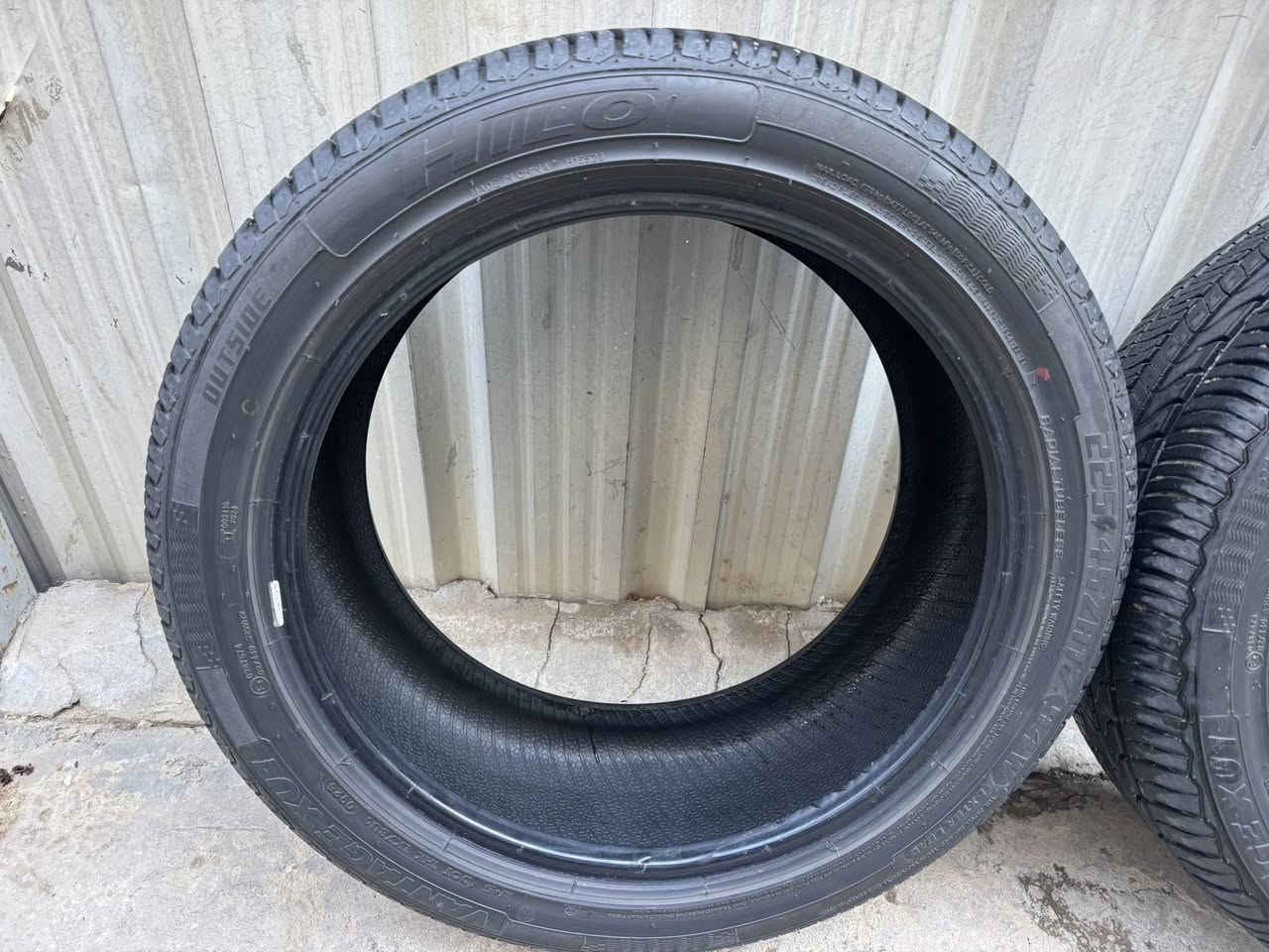 تايرات
٢ نوع هيلو فول ليانة انتاج ٢٤ شهر ٦ لابنجر ولا ركعة 
ماشيات شهر فقط وتكة دليوب فوول نضافة 
قياس ٢٢٥/٤٥/١٧ سعرهن ٧٠ الف مكان الدورة 
***********
