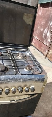 طباخ سوني متروك ابيعه تراب بس يريد تنضيف سعره 25الف /07706645666