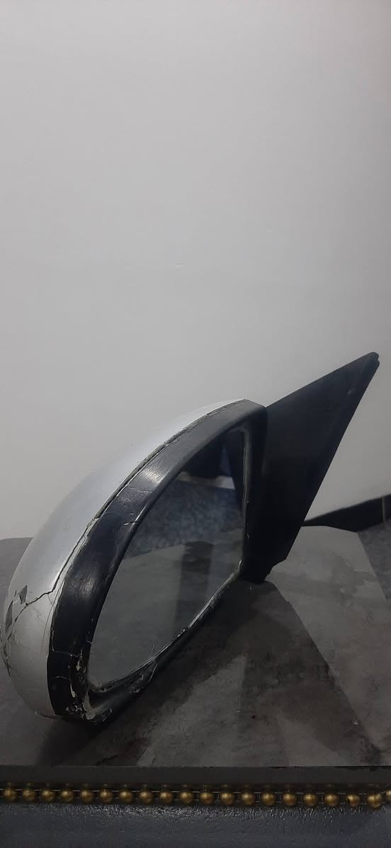 السلام عليكم مريه وباب اكسنت دبدوب سلفر للبيع العنوان موصل  السعر ٤٠ /***********
