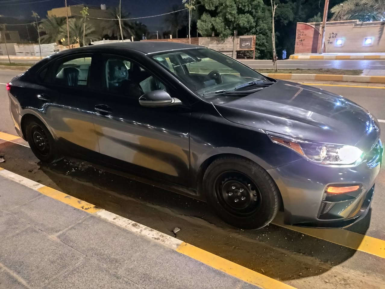 السلام عليكم
كيا فورتي 2021 
رقم ذي قار معوقين وكاله عامه 
سيارة جاهزة تبريد كير مكينه خير من الله 
ضربتها كدامك معمر كلشي نفسه مامبدل بيها شي مصبوغة صفحه كامله 
 كير ايتي ماشية 58
سعر 105
مكاني ذي قار الشموخ 
***********
***********
