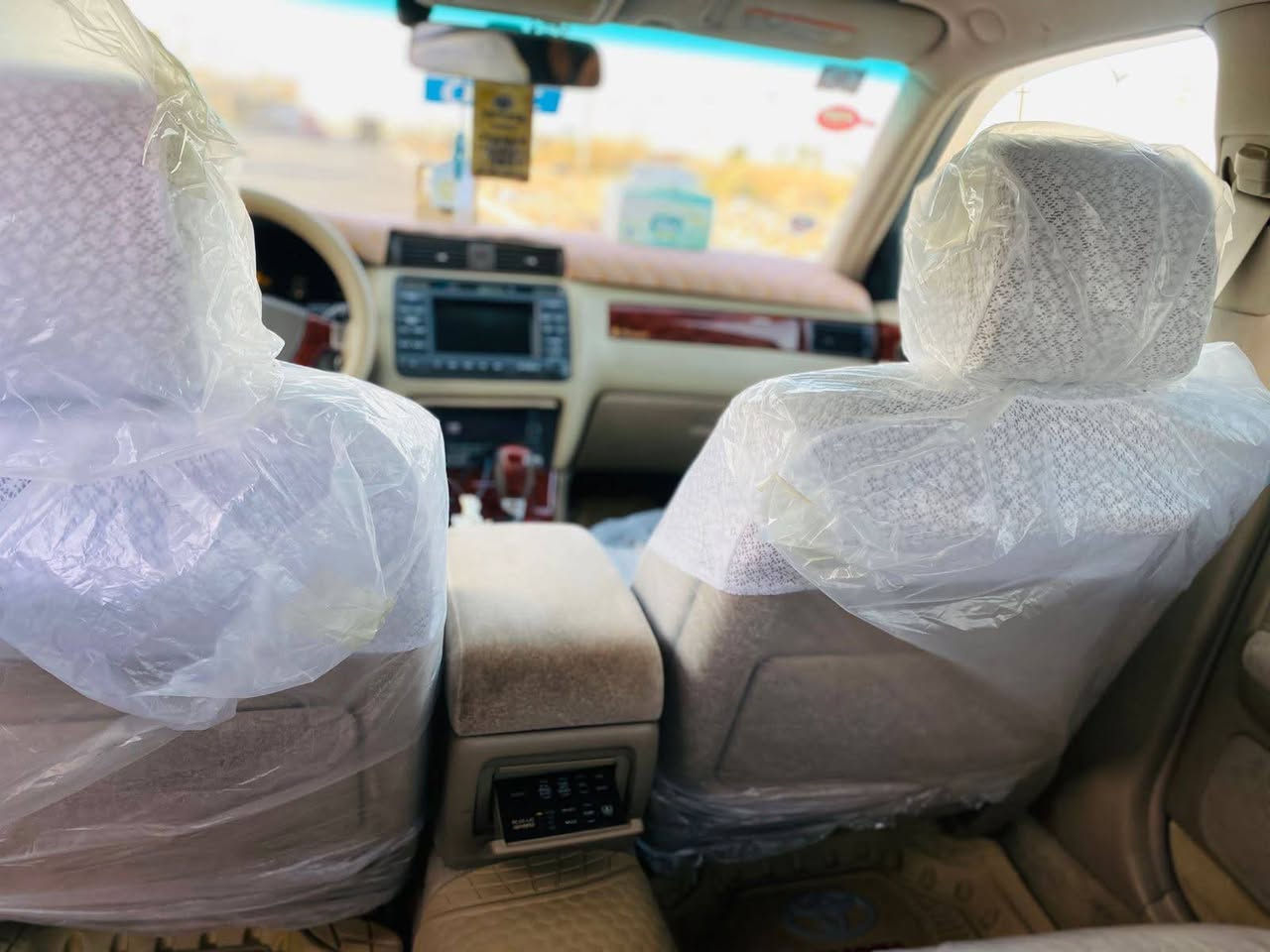 كراون جنون ٢٠٠٢ رقم بغداد دولي  تحويل ثاني يوم كفاله عامه فقط شبر ع البارد الجاملغ الخلفي ع البارد  بدون دواخل مكينه D4  اربع دكم  شاشه العدد ٢ تبريد قطعتين حداديه تخم تاير جديد حساس خلفي كامرات امامي خلفي سنتر لوك اربع بيبان 
أريل امامي خلفي 
***********
