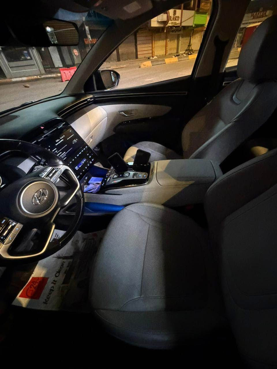 توكسان 2023  HTRAC ( خاص ليمتيد )
مواصفات خاصه لمتد 1/1 VIP بانوراما 
                  رقم اربيل الجديد  
  جاملغ السايق فقط حادث السيارة
وجاملغ الصدر كلير من امريكا جاي
محرك 2500 . 
وراد امريكي
1- بصمه + بصمه ابواب لمس
2- بانوراما 
3-كيج الكتروني متغير 
4- ( كاميرات عدد 5 ) 
5-كير دكمه 
6-نقط عمياء
7-رادارات امامي خلفي جانبي
8-قيادة الية 
9- تتقدم للامام وللخلف ب بصمه
10-هندبريك بصمه
11-كشنات جلد ابيض
12-كشنات كهرب
13-كشنات خزن ميموري
14-كشنات تبريد وتدفئه امامي خلفي وتدفئه استيرن
15-بك لايت لد
16- لايت لد + زينون
17- شاشة كبيرة لمس
18- تثبيت سرعة
19- من تشغل اشارة يقلب الكيج كامره
20- شارة جانبيه
21- ويل كب كبير كروم
22-تحديد مسار 
23-صندوق كهربائي
24- فول تحكمات ستيرن
25-تبريد لمس
26- السماعات شركة BOSE
26- شحن وايرلس
27-نظام gps خرائط
28- شفتات كير ب ستيرن
29- حساسات امامي خلفي
30 - تشغيل عن بعد 
31 - اوتو بارك 
32 - المرايه الوسطيه (اوتو دم ) يعني الي وراك مشغل عالي المرايه اوتماتيكي اصير سوده 
33 - مود ادرايف ( اقتصادي - سمارت - سوبر - وثلجي )
34 - سياره فور ويل اج تراك 
35 - نظام نزول منحدرات 
36 - نظام اضاءه داخليه لدات متغير الالوان ( الون الي تريده موجود )
37 - نظام التبريد دفيوز تبريد من كل الجهات ( يعني مو بس فتحات التبريد ال 4 ينطن تبريد لا الدشبول كله ينطي تبريد عن طريق فتحات موجوده بالدشبول )
38 - تبريد قطعتين امامي خلفي 
39 - فول سستم ايرباك ( ايرباك استيرن و ايرباك دشبول وايرباك بردات و وايرباك مقاعد ) كلهن سليمات
40 - الداخل لونين ابيض واسود 
41 - شاشه بيه ابل كار بلي 
‏42 - AUTO HOLD
رقمي    واتساب او الاتصال 
بغداد المنصور
 205     ورقه سعرها
تحويل او وكالة
*********** 
المنصور او الغزاليه بغداد, العراق
