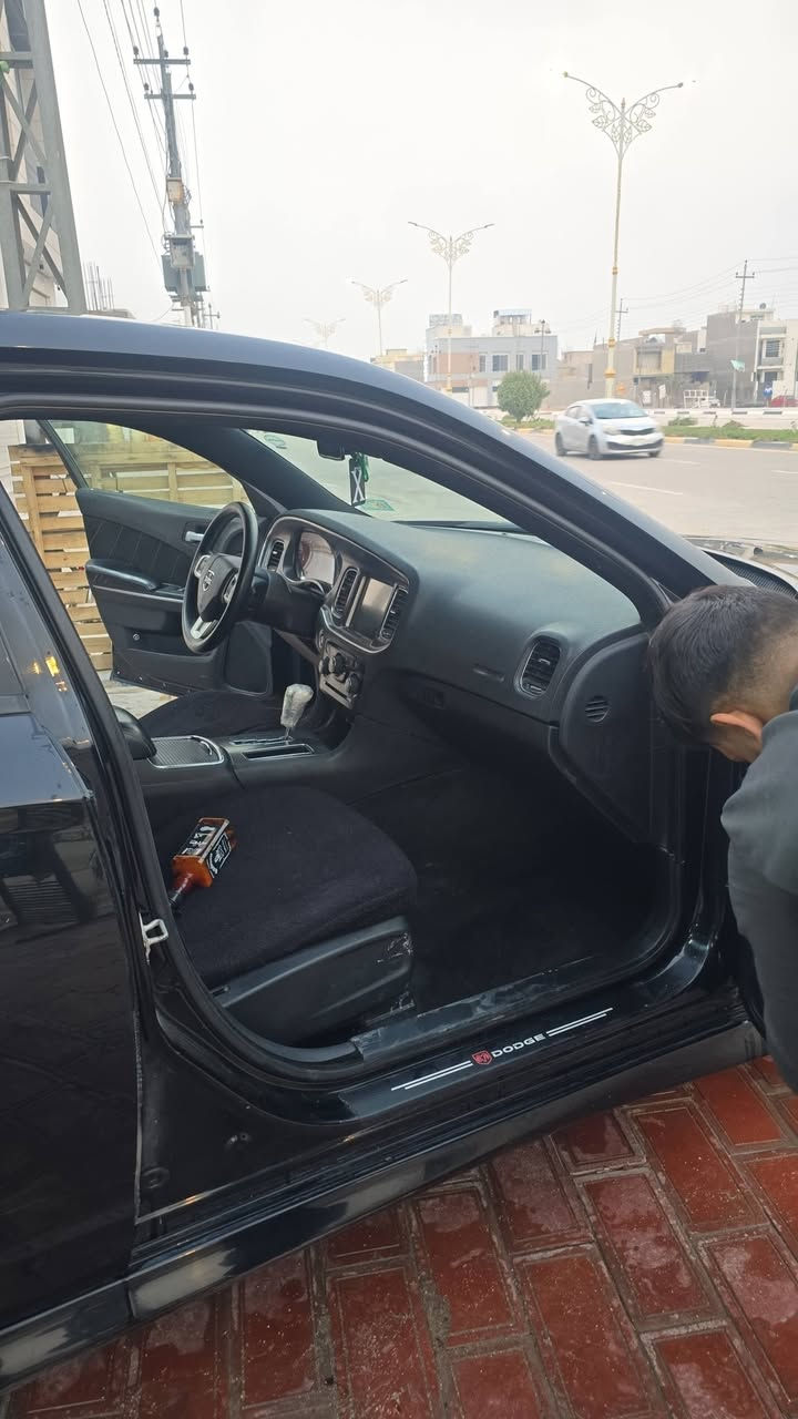 السلام عليكم جارجر موديل 2013 البيع حداديه وكير ومكينه خير من الله رقم دهوك  سعر 145 وبيها مجال بسيط
رقم ***********
